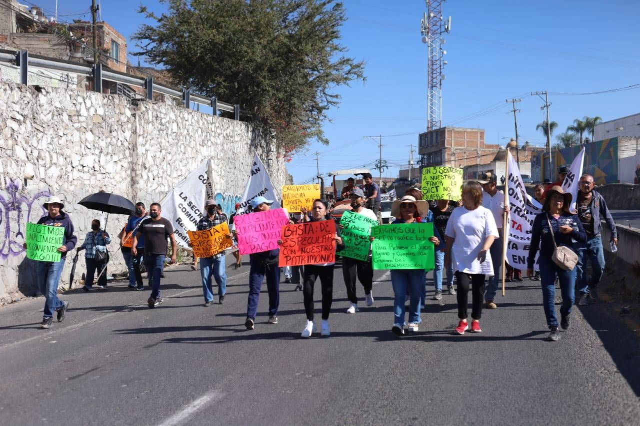 Habitantes de Mezquitan protestaron por adeudo de tierras; exigen nuevo avalúo